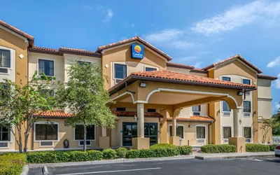 Comfort Inn & Suites Northeast - Gateway