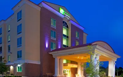 Holiday Inn Express & Suites Chaffee-Jacksonville West, an IHG Hotel