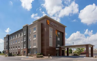 La Quinta Inn & Suites by Wyndham Wichita Airport