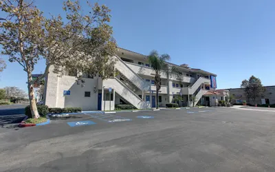 Motel 6 Bellflower, CA - Los Angeles