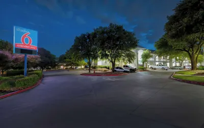 Studio 6 San Antonio, TX - Six Flags