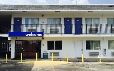 Motel 6 Lufkin, TX