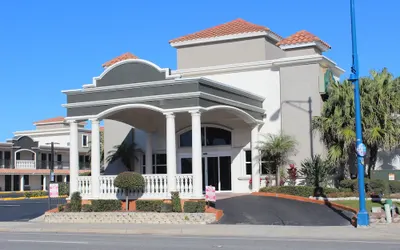 La Quinta Inn & Suites by Wyndham Oceanfront Daytona Beach