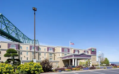 Holiday Inn Express And Suites Astoria by IHG