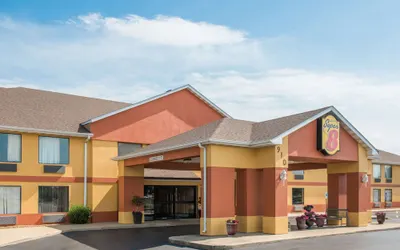 Super 8 by Wyndham Troy IL/St. Louis Area