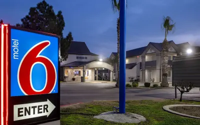 Motel 6 Buttonwillow, CA Central