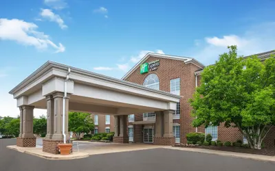 Holiday Inn Express Hotel & Suites Warrenton by IHG