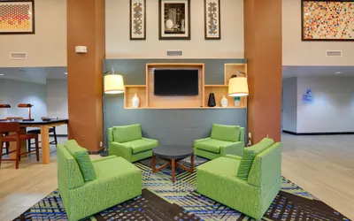 Holiday Inn Express & Suites Austin Round Rock, an IHG Hotel