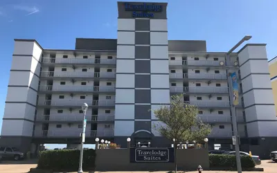 Travelodge by Wyndham Suites Virginia Beach Oceanfront