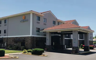 La Quinta Inn & Suites by Wyndham Elizabethtown