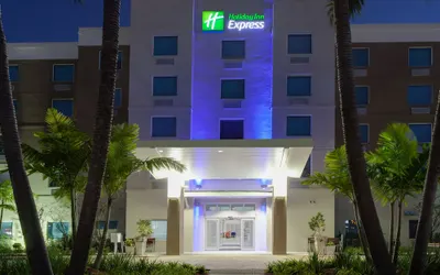 Holiday Inn Express Hotel & Suites Ft Lauderdale Airport/Cru, an IHG Hotel