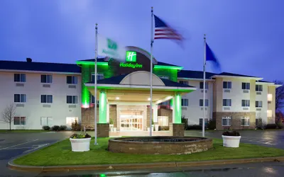 Holiday Inn & Conference Center Marshfield, an IHG Hotel