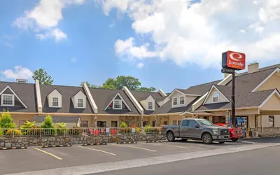 Econo Lodge Inn & Suites Gatlinburg at the Convention Center