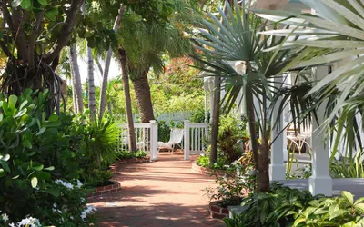 Lighthouse Hotel - Key West Historic Inns