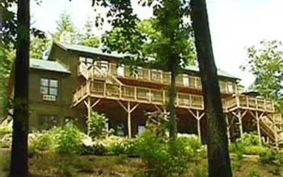 Bent Creek Lodge Bed & Breakfast