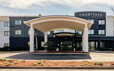 Courtyard by Marriott Brunswick