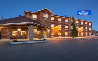 Pinedale Hotel & Suites