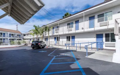 Motel 6 Oceanside, CA – Marina