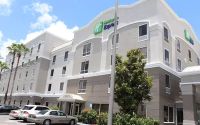 Holiday Inn Express Hotel & Suites Clearwater/Us 19 N, an IHG Hotel