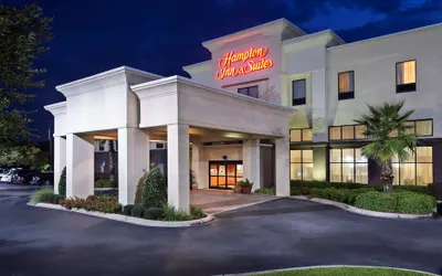 Hampton Inn & Suites Pensacola I-10 N at Univ. Town Plaza