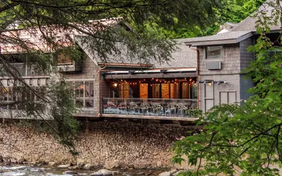 Historic Rocky Waters Inn, A Small Luxury Hotel
