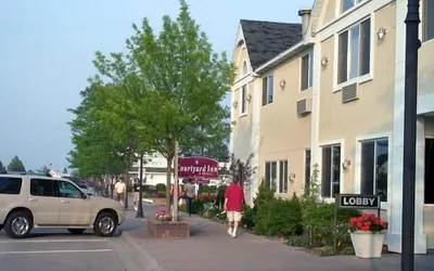 Court Plaza Inn & Suites