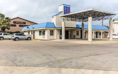 Motel 6 Port Lavaca, TX - Beach