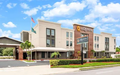 La Quinta Inn & Suites by Wyndham St. Petersburg Northeast