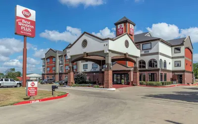 Best Western Plus Victoria Inn & Suites