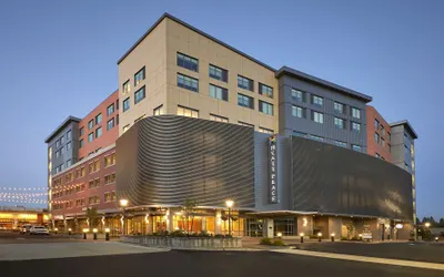 Hyatt Place Eugene / Oakway Center