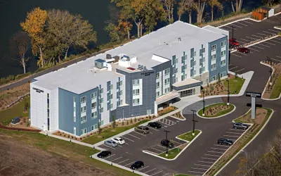 Courtyard by Marriott Appleton Riverfront