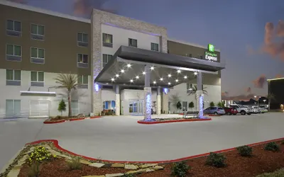 Holiday Inn Express & Suites Lake Charles South Casino Area, an IHG Hotel