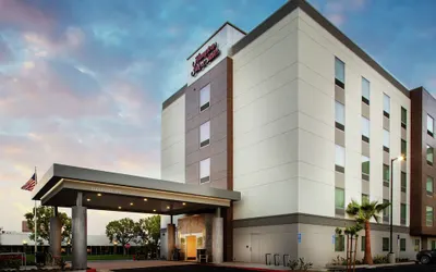 Hampton Inn & Suites Irvine-Orange County Airport