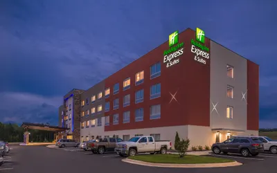 Holiday Inn Express & Suites Farmville, an IHG Hotel