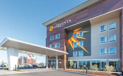 La Quinta Inn & Suites by Wyndham Terre Haute