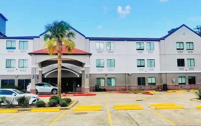 Captain Inn & Suites