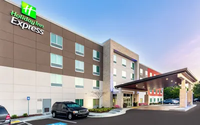 Holiday Inn Express Calhoun South, an IHG Hotel