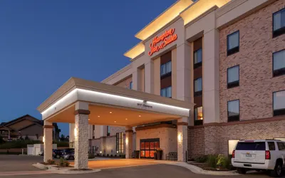 Hampton Inn & Suites Overland Park South