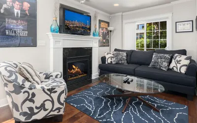 Seattle Vacation Home: Wall St.
