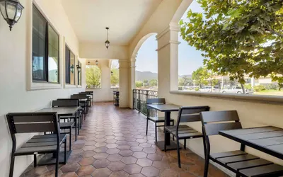 Best Western Plus Temecula Wine Country Hotel &Suites