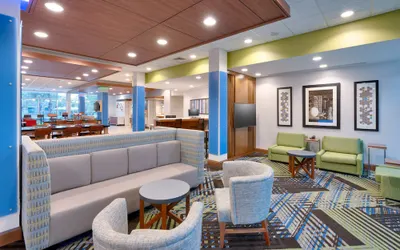 Holiday Inn Express & Suites Gainesville I-75 by IHG