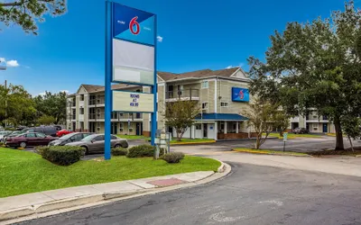 Motel 6 Jacksonville, FL - South