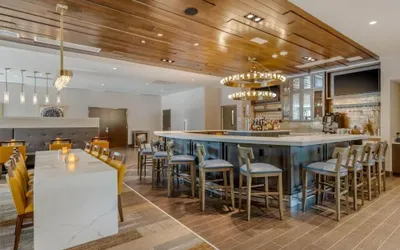 DoubleTree by Hilton Charleston Riverview