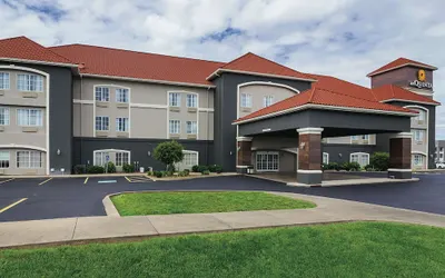 La Quinta Inn & Suites by Wyndham Bowling Green