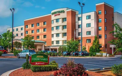 Courtyard by Marriott Greensboro Airport