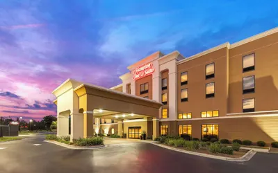 Hampton Inn & Suites Savannah-Airport