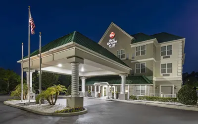 Best Western Plus First Coast Inn & Suites