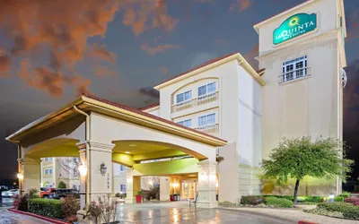 La Quinta Inn & Suites by Wyndham Lawton / Fort Sill