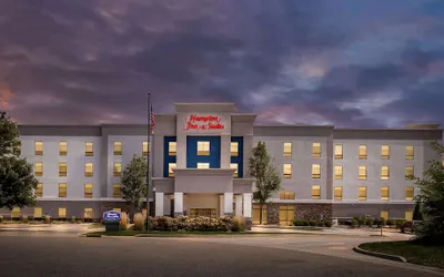 Hampton Inn & Suites Canton