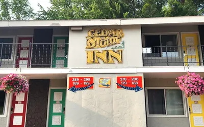 Cedar Motor Inn